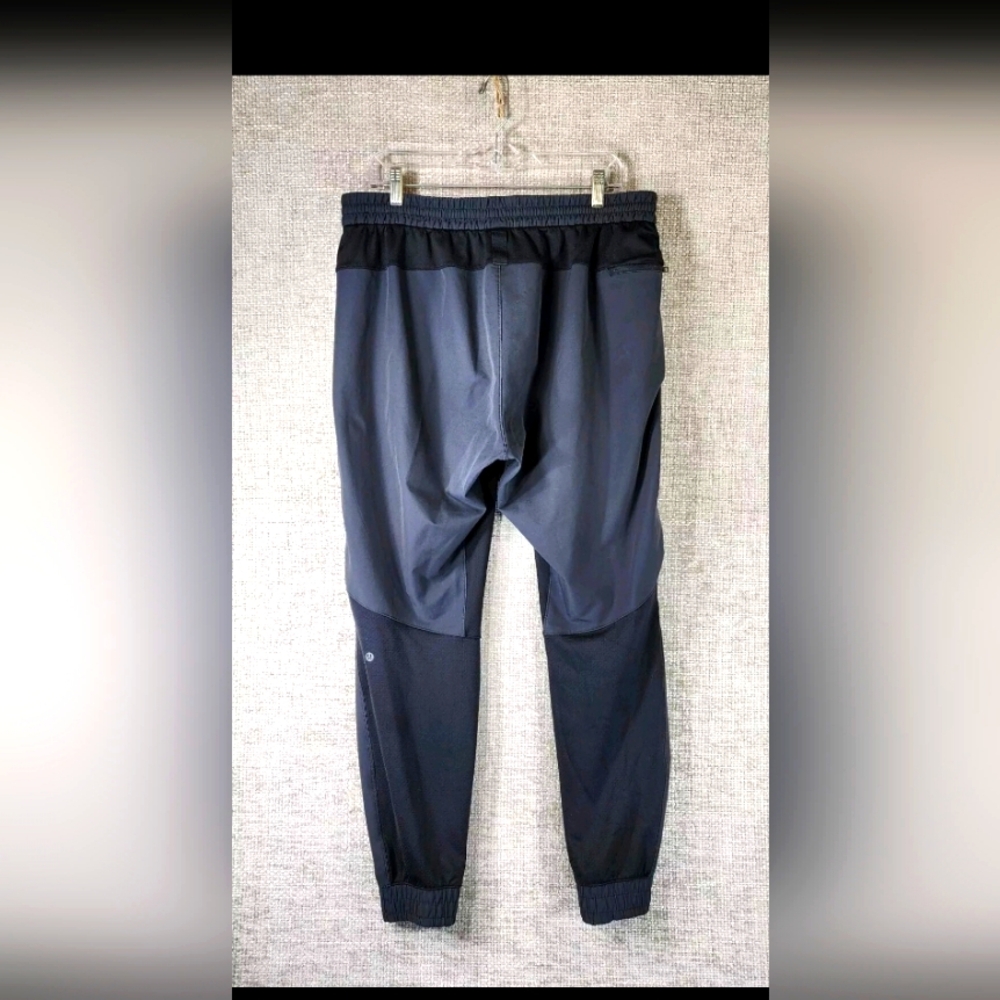 Men's Lululemon "License To Train" joggers size XL